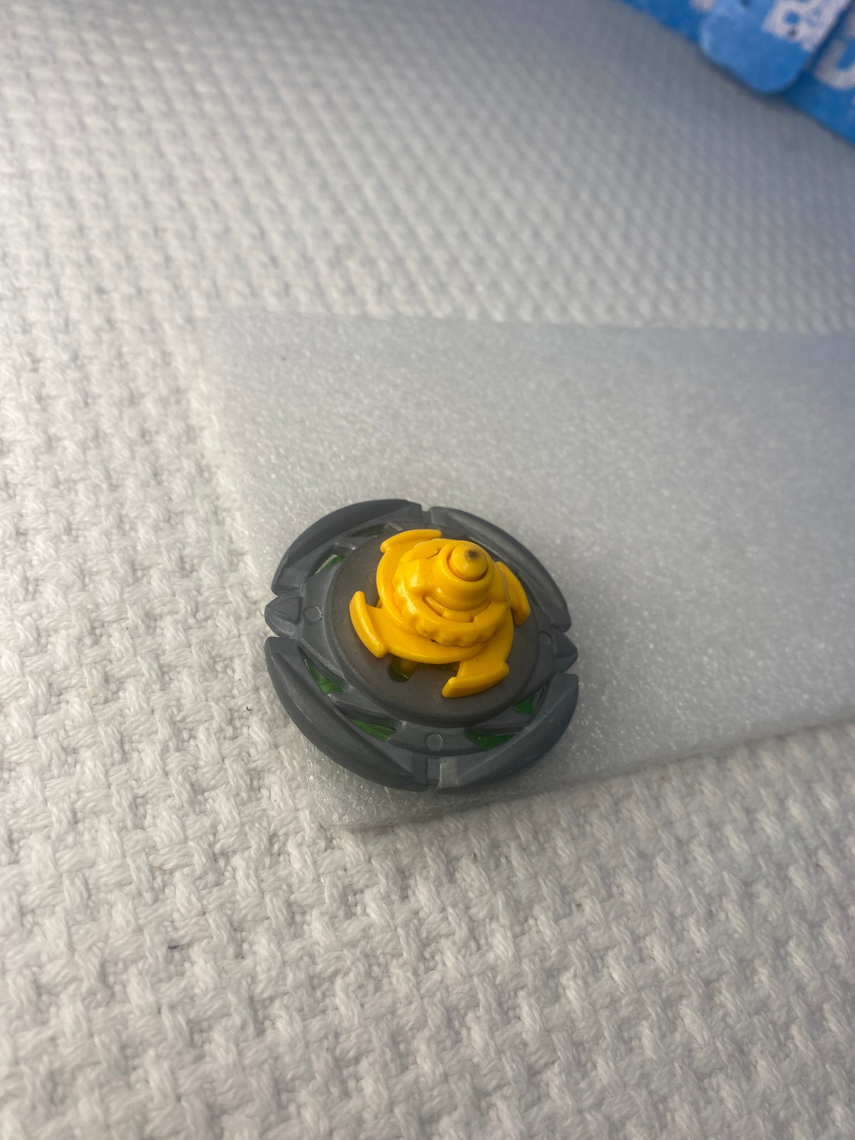 Pre-Owned Hasbro Beyblade Metal Masters — Counter Leone 145D