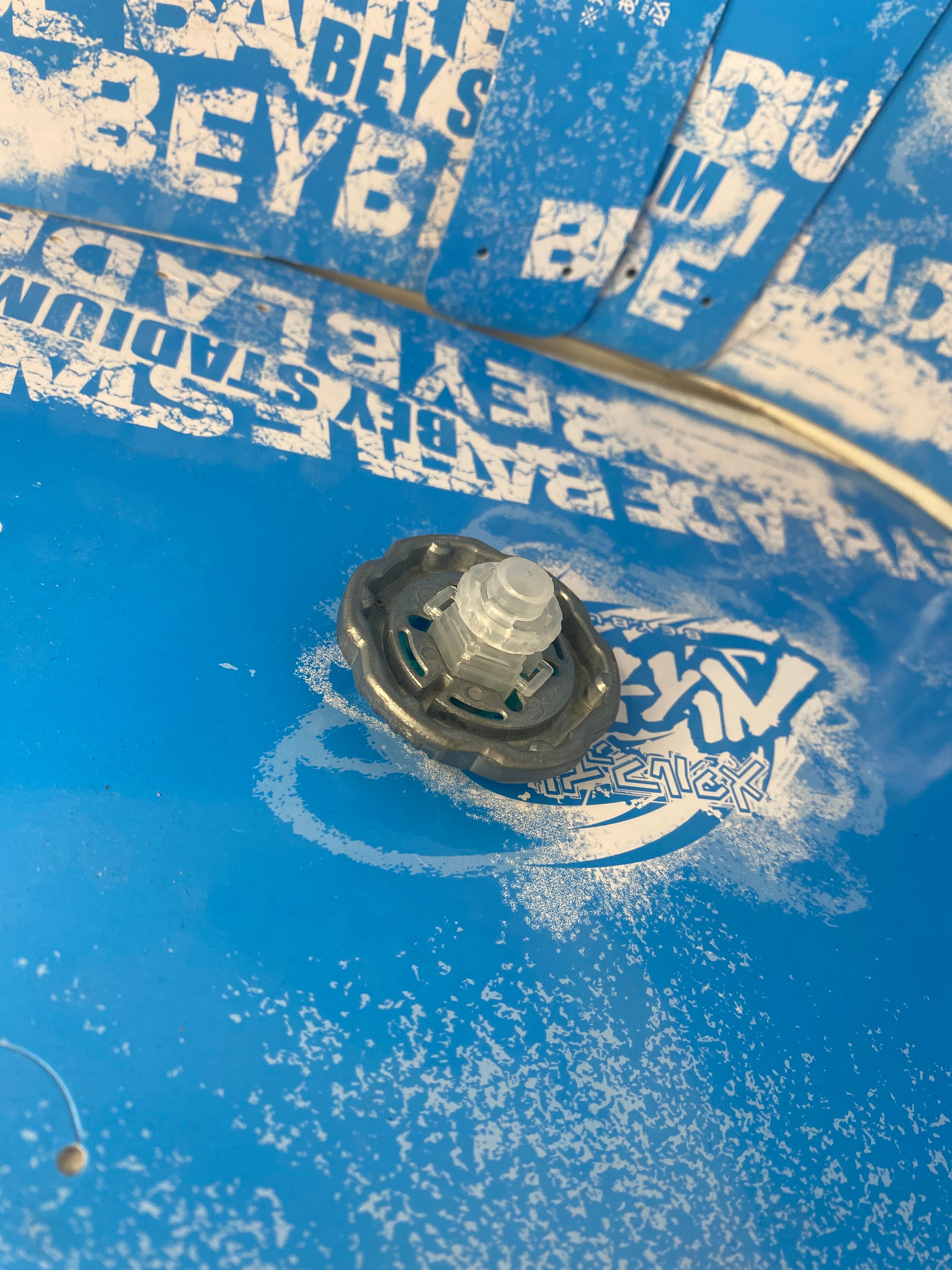 Takara Tomy Beyblade Metal Fusion Pre-Owned - Rock Aries 145D