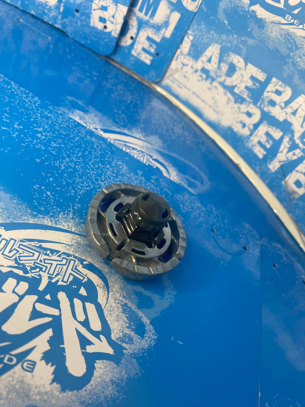 Pre-Owned Hasbro Beyblade Metal Fusion — Earth Eagle 145WD