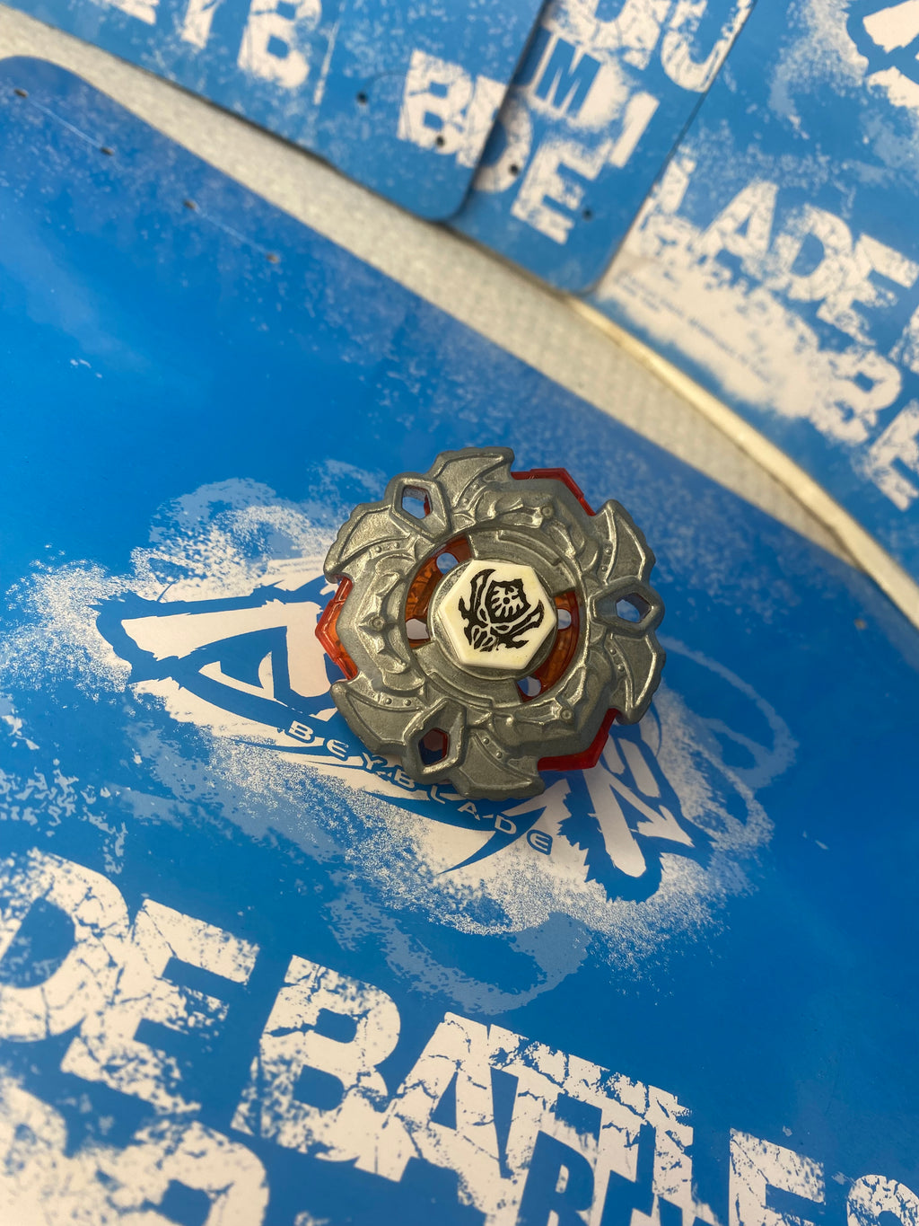 Pre-Owned Hasbro Beyblade Metal Fury — Variares 145WB Gift Set Ver