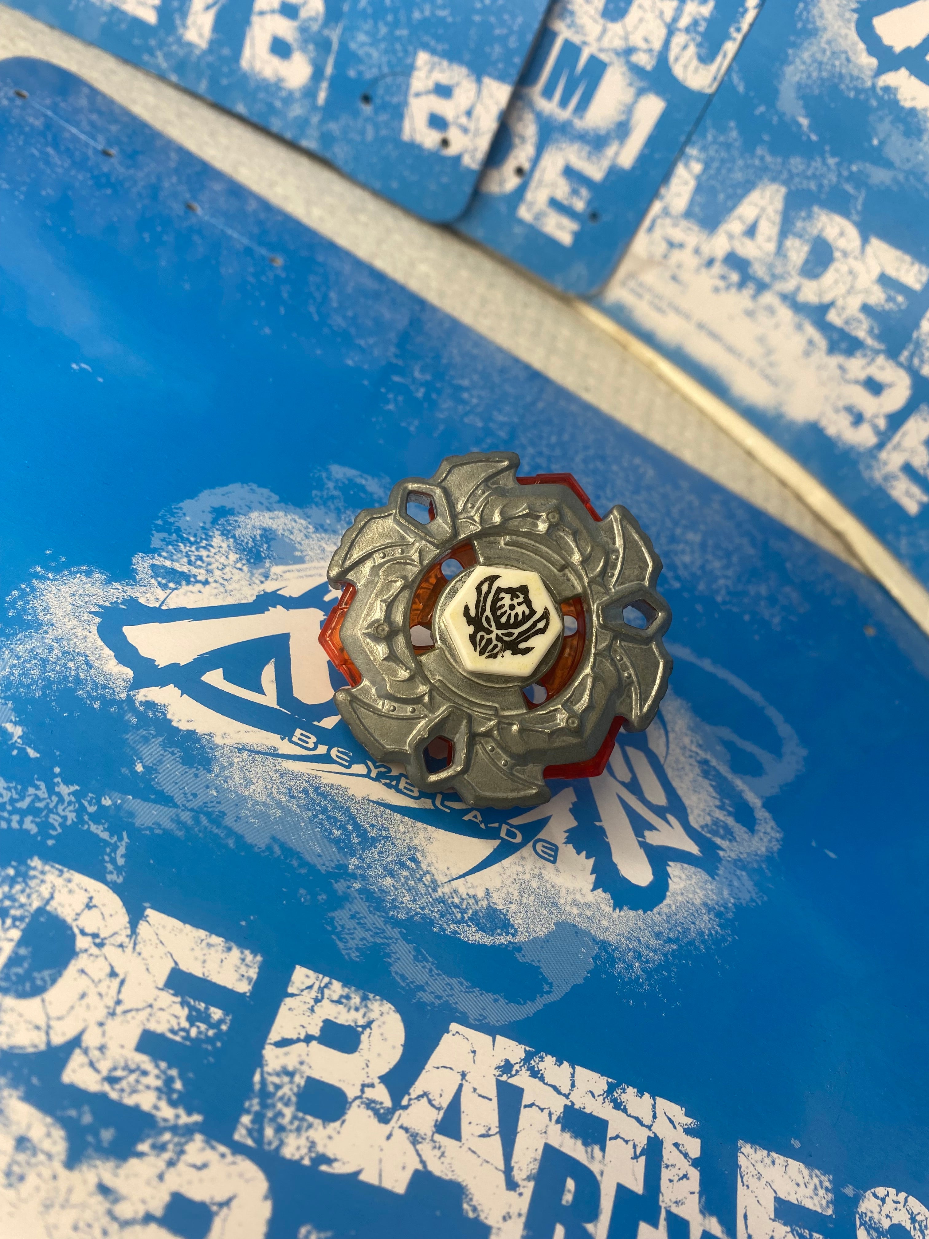 Pre-Owned Hasbro Beyblade Metal Fury — Variares 145WB Gift Set Ver