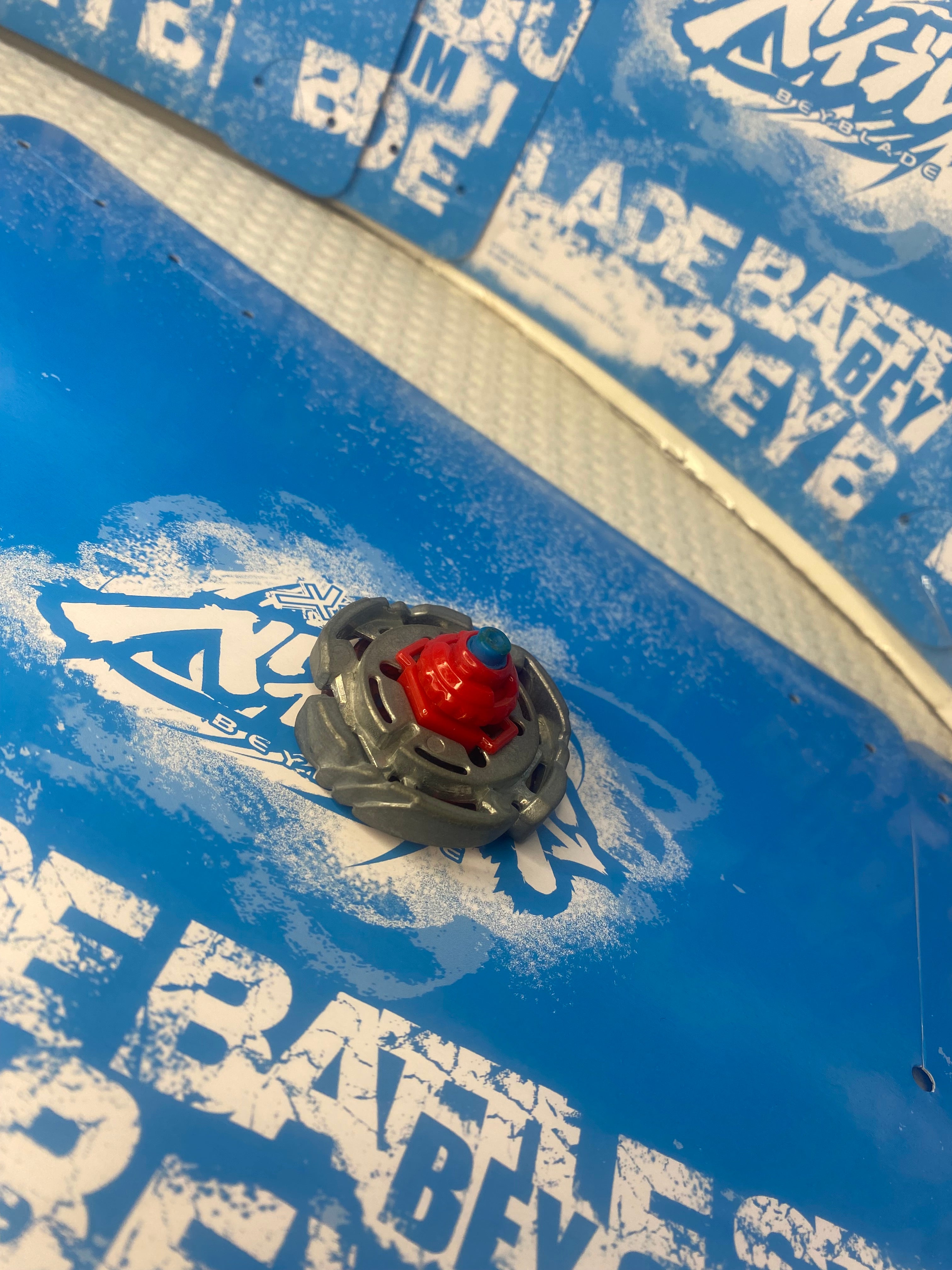 Pre-Owned Takara Tomy Beyblade Metal Masters — Red Cyber Aquario 100RF