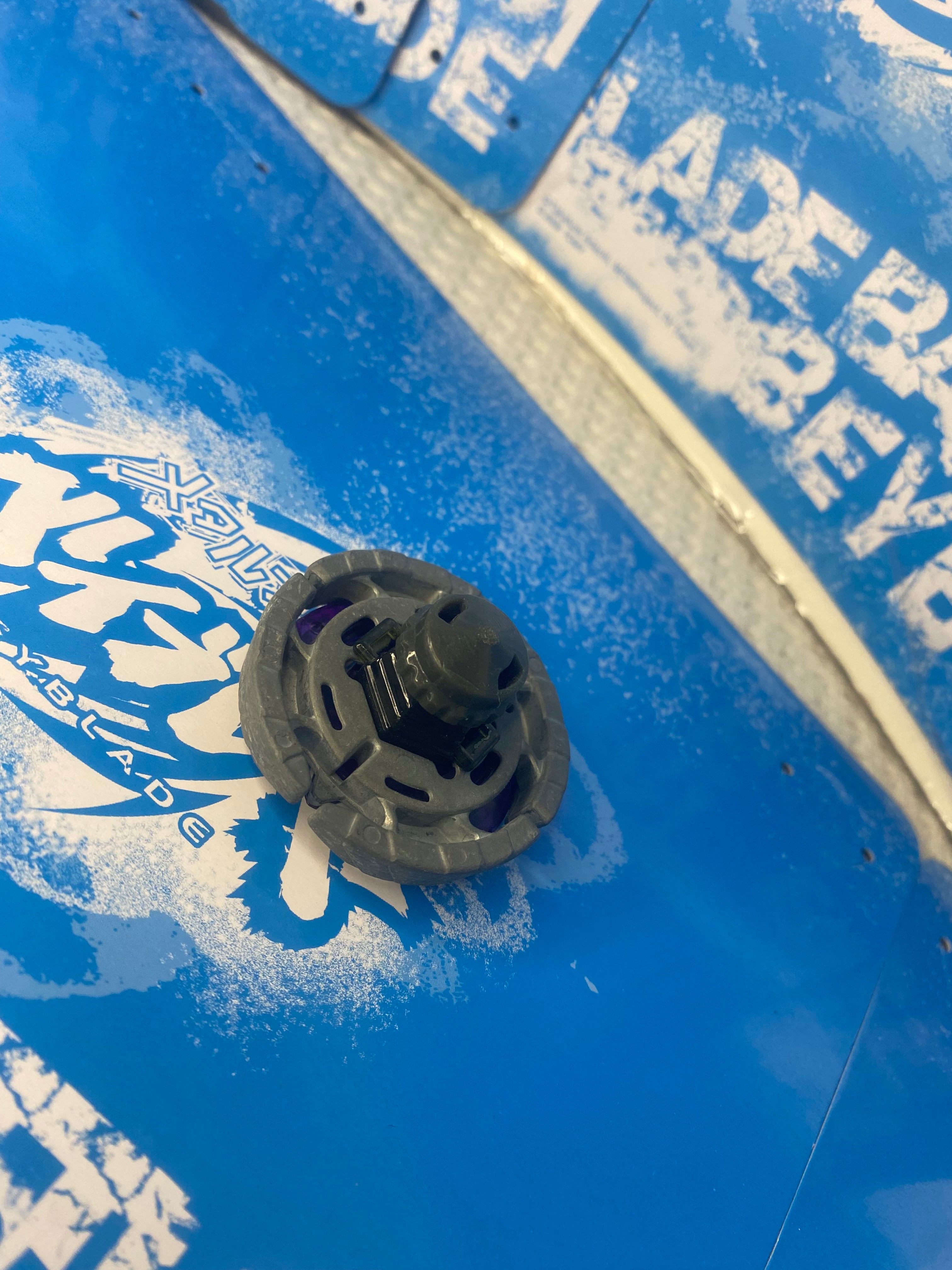 Pre-Owned Hasbro Beyblade Metal Fusion — Earth Eagle 145WD Beyblade 2 Pack