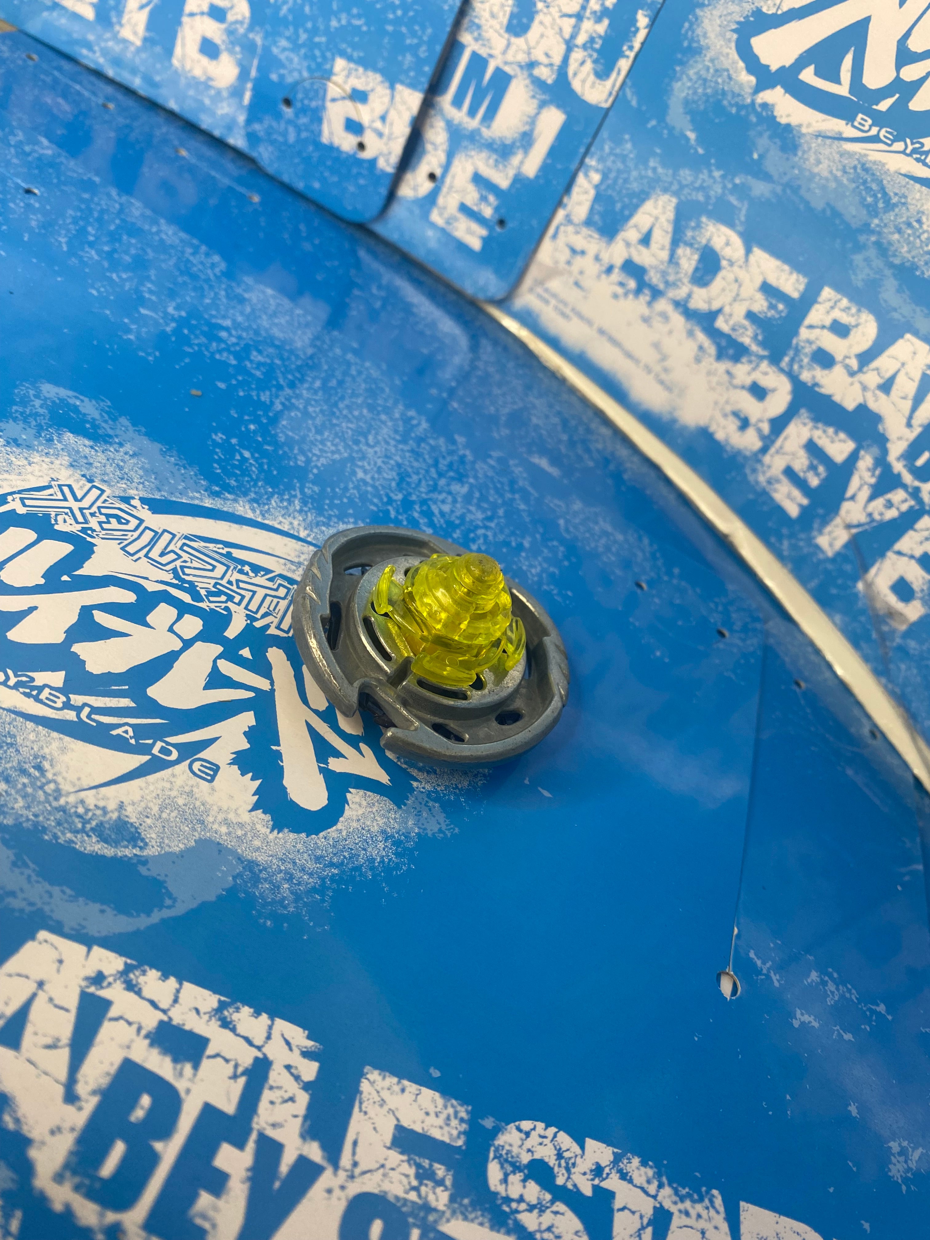 Hasbro Beyblade Metal Fury- Thermal Pisces T125ES  CANADIAN SELLER