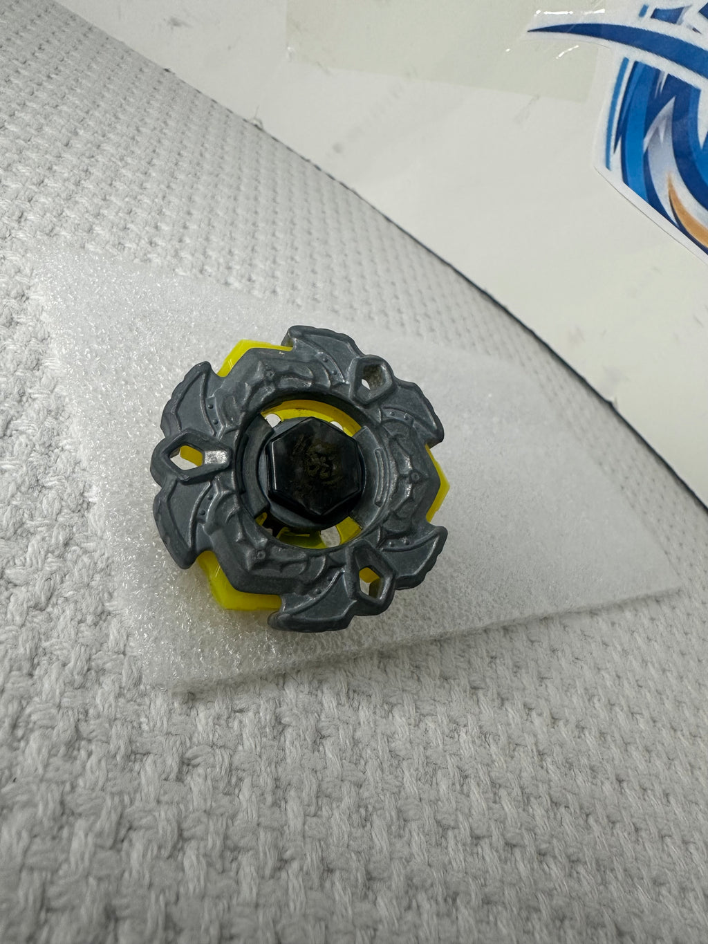 Pre-Owned Hasbro Beyblade Metal Fury — Variares 145WB