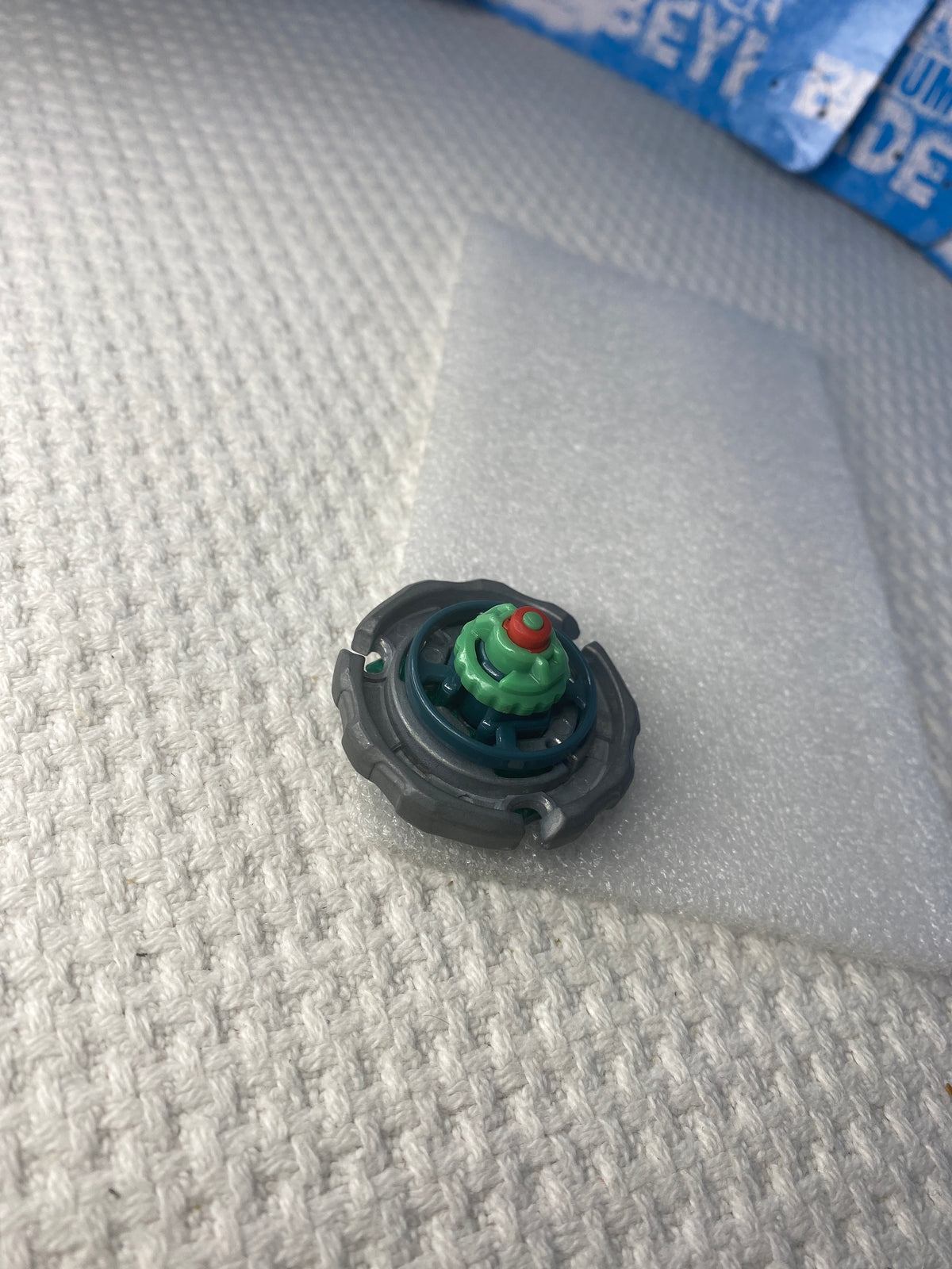 Pre-Owned Hasbro Beyblade Metal Fusion — Ray Striker D125CS