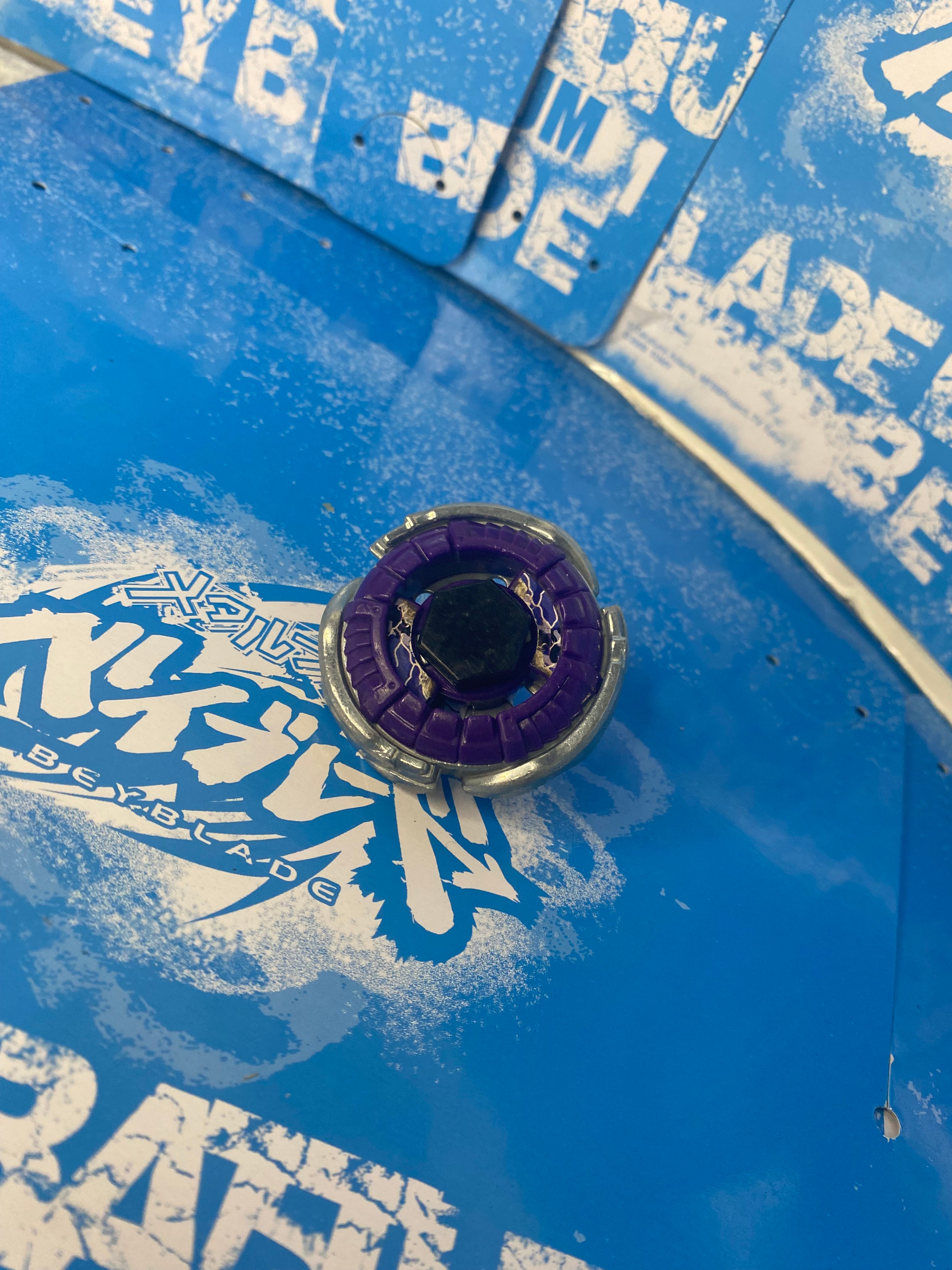 Pre-Owned Hasbro Beyblade Metal Fusion — Storm Leone 105HF