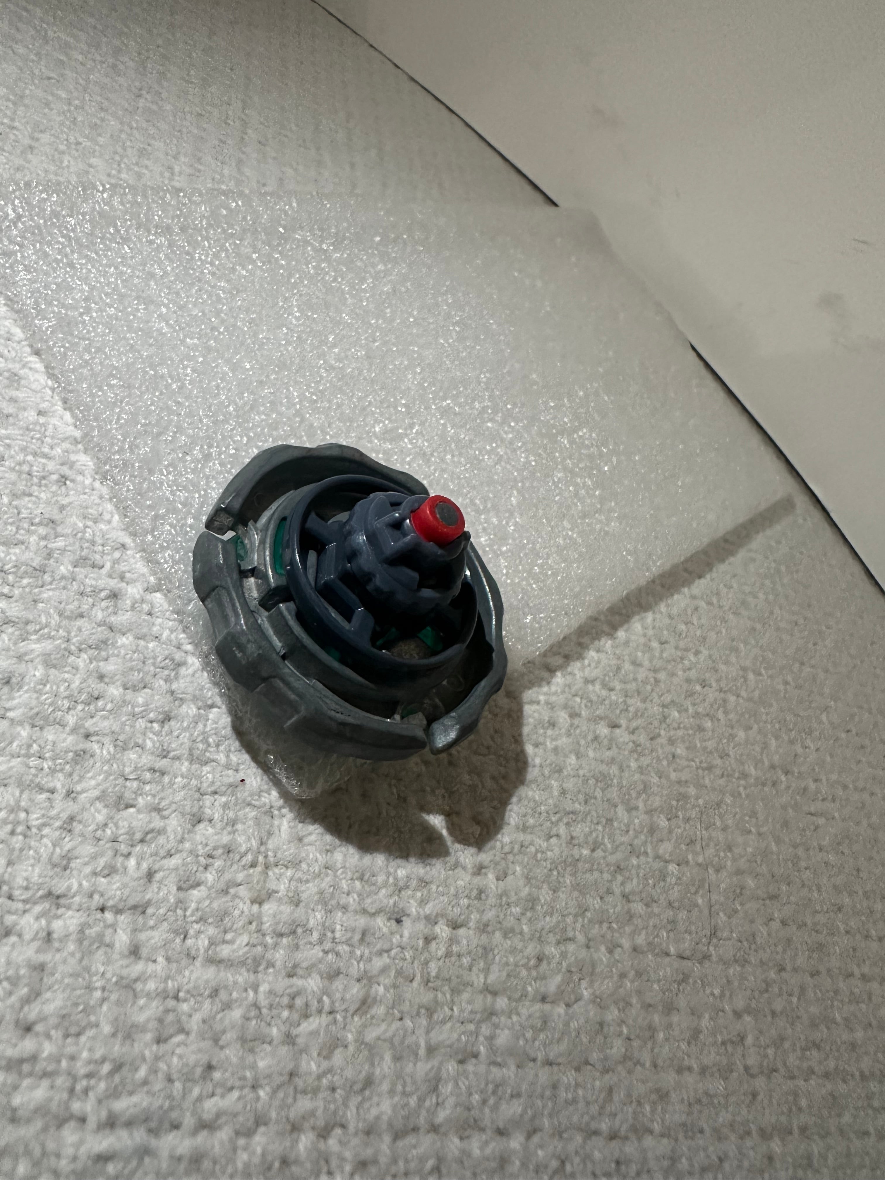 Pre-Owned Hasbro Beyblade Metal Fusion — Ray Striker D125CS