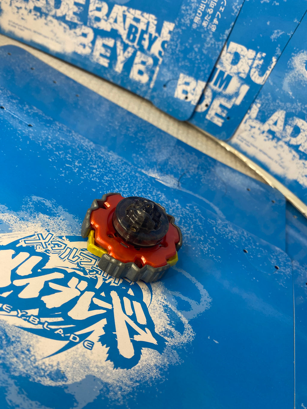 Pre-Owned Takara Tomy Beyblade Metal Fury  — Variares D:D