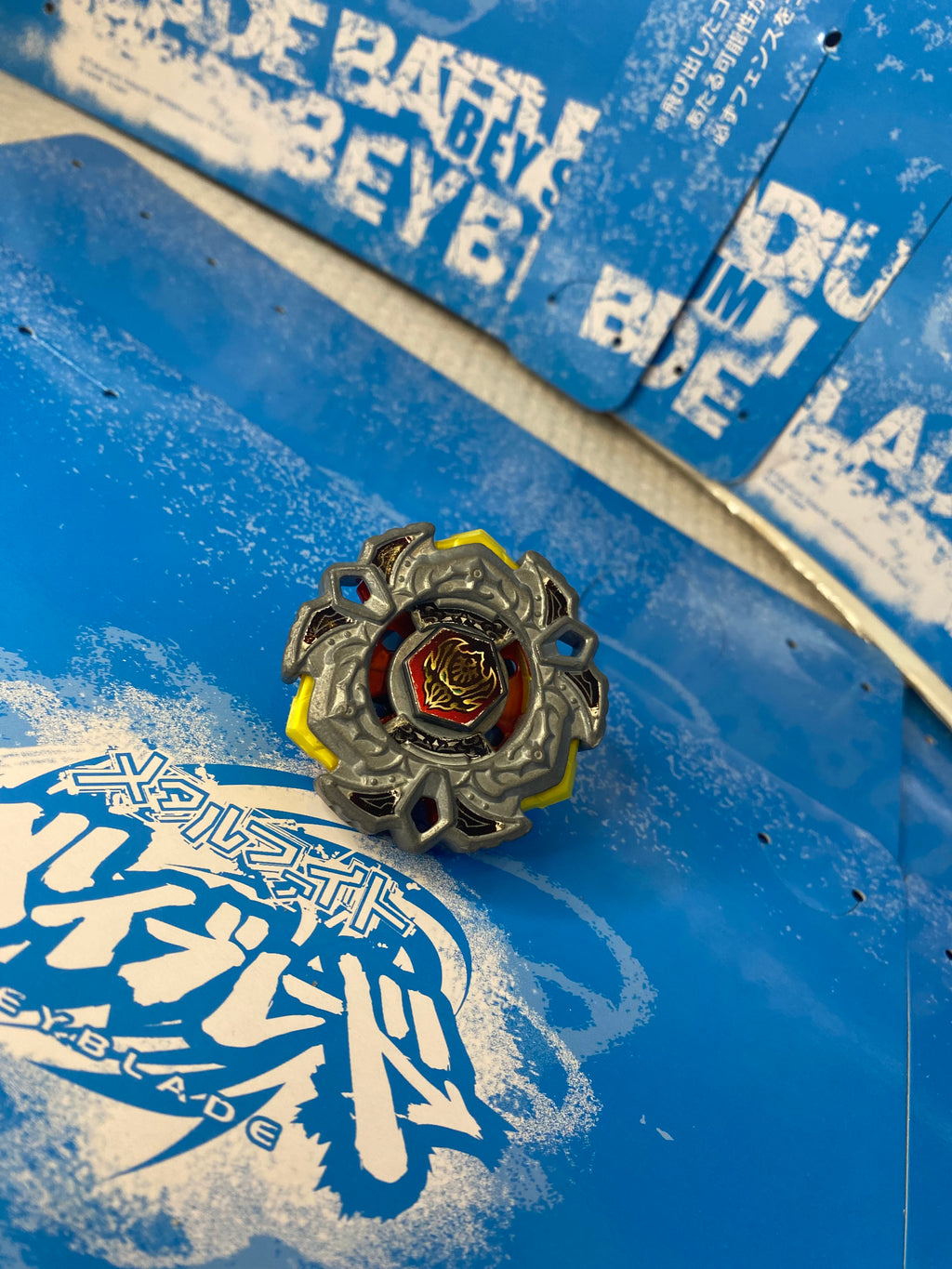 Pre-Owned Takara Tomy Beyblade Metal Fury  — Variares D:D