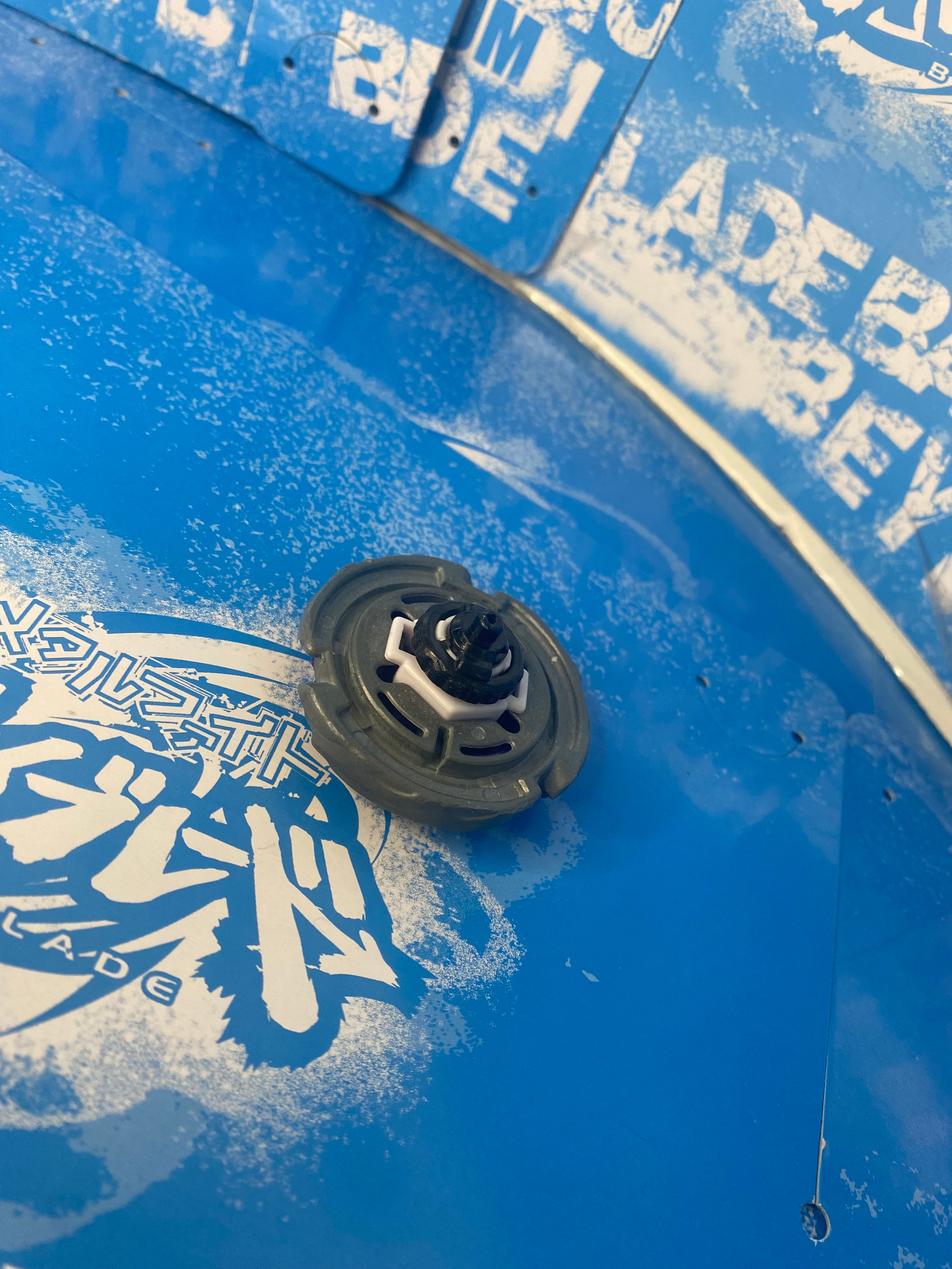 Pre-Owned Hasbro Beyblade Metal Fusion — Storm Leone 105HF