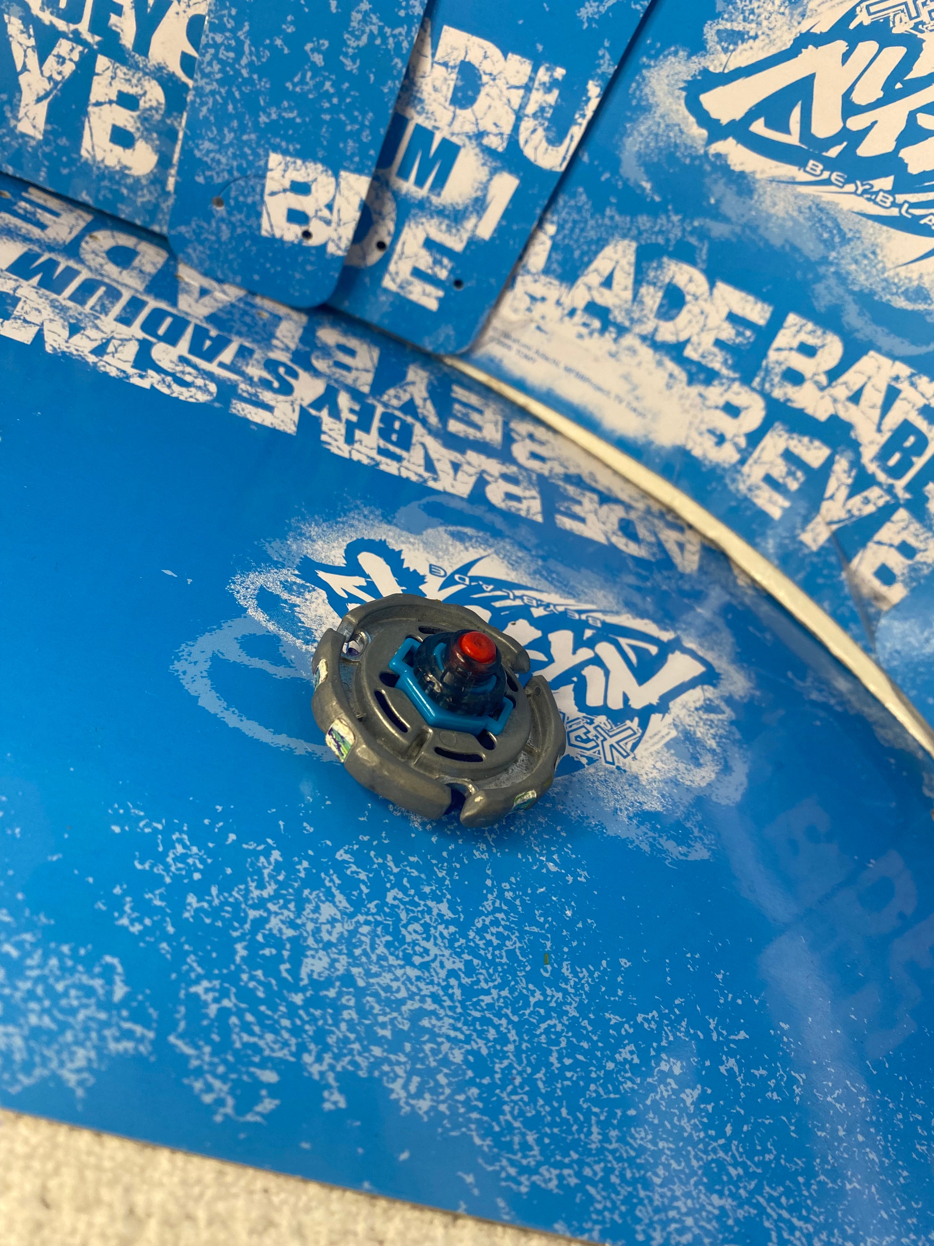 Pre-Owned Hasbro Beyblade Metal Fusion — Ray Gil 100RSF